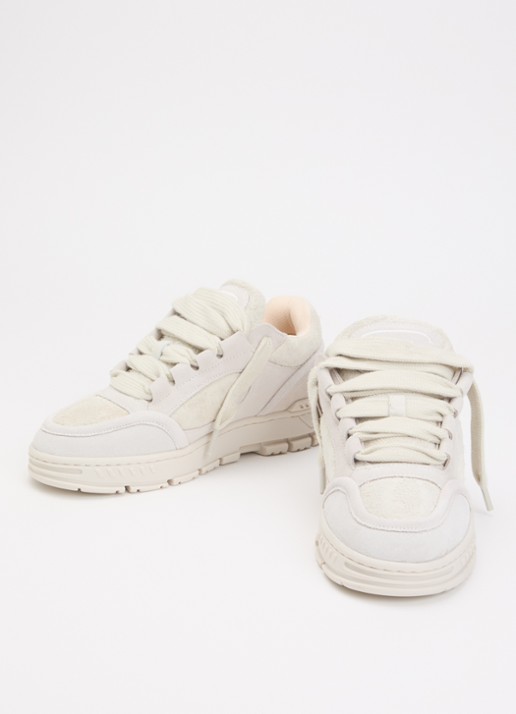 Axel Arigato Area Loop sneaker van suède - detail beige