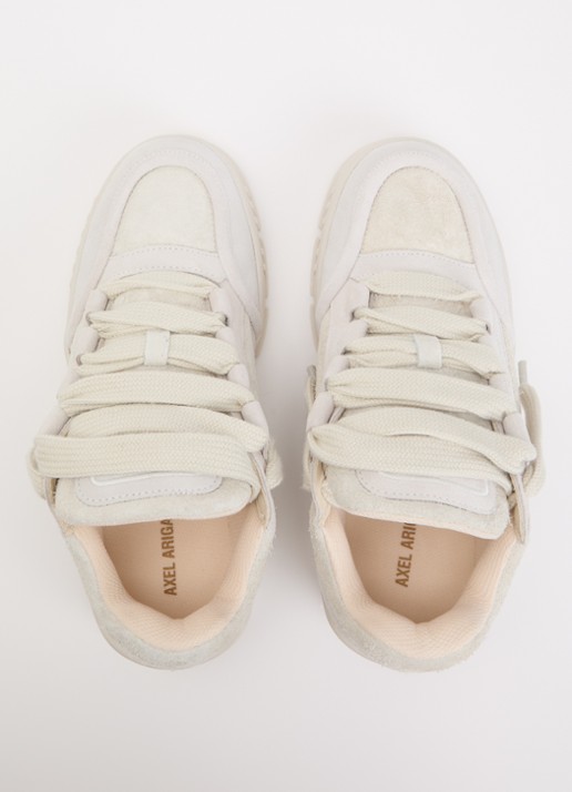 Axel Arigato Area Loop sneaker van suède - detail 2 beige