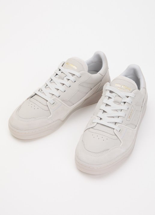 Axel Arigato Clay sneaker van leer met details van suède - detail lichtgrijs