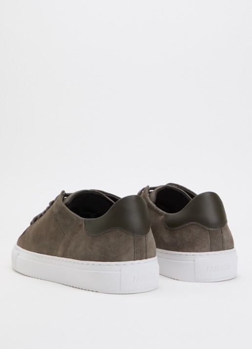 Axel Arigato Clean 90 sneaker van suède met logo - achterkant 2 donkerbruin