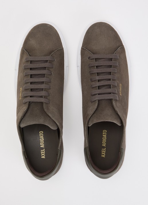 Axel Arigato Clean 90 sneaker van suède met logo - detail 4 donkerbruin