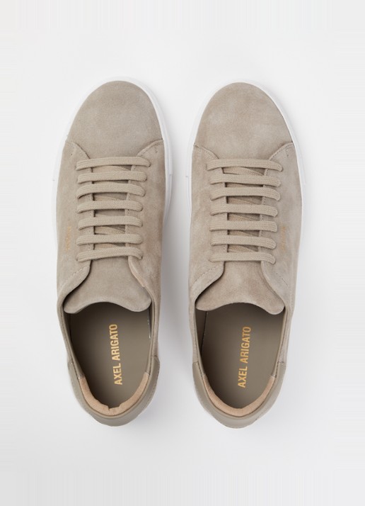 Axel Arigato Clean 90 sneaker van suède - detail 4 donkerbeige