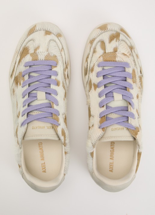 Axel Arigato Dice T-Toe sneaker van koeienvacht met details van suède en nubuck - detail 4 beige