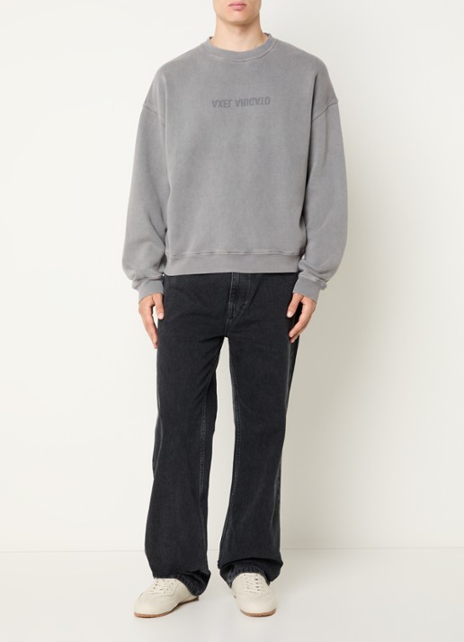 Axel Arigato Distort sweater met logo - voorkant 2 grijs