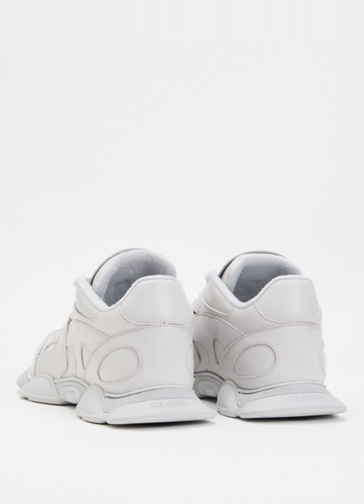 Axel Arigato Eris sneaker van leer - achterkant lichtgrijs