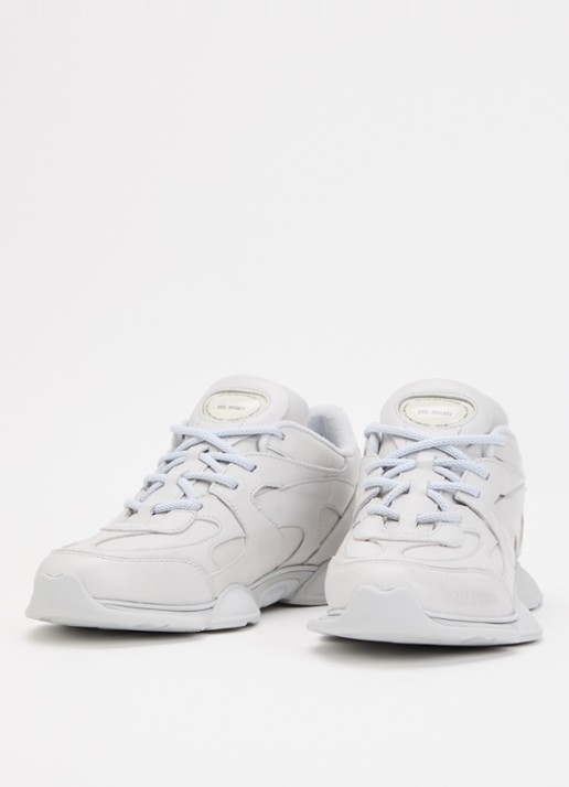 Axel Arigato Eris sneaker van leer - detail 2 lichtgrijs