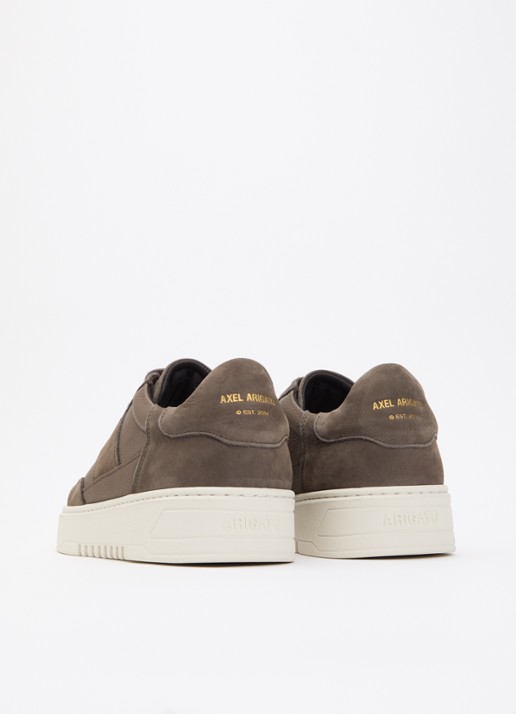 Axel Arigato Orbit Vintage sneaker van nubuck met leren details - achterkant bruin