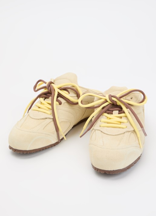 Axel Arigato Slow Mule sneakers van suède - detail 3 lichtgeel