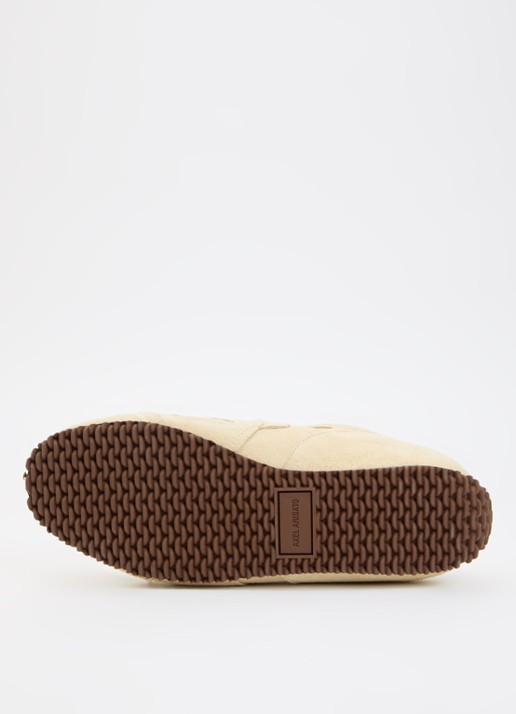 Axel Arigato Slow Mule sneakers van suède - detail 5 lichtgeel