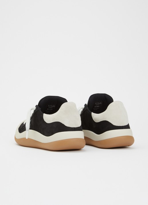 Axel Arigato Squish sneaker van nubuck met details van suéde  - achterkant 5 zwart