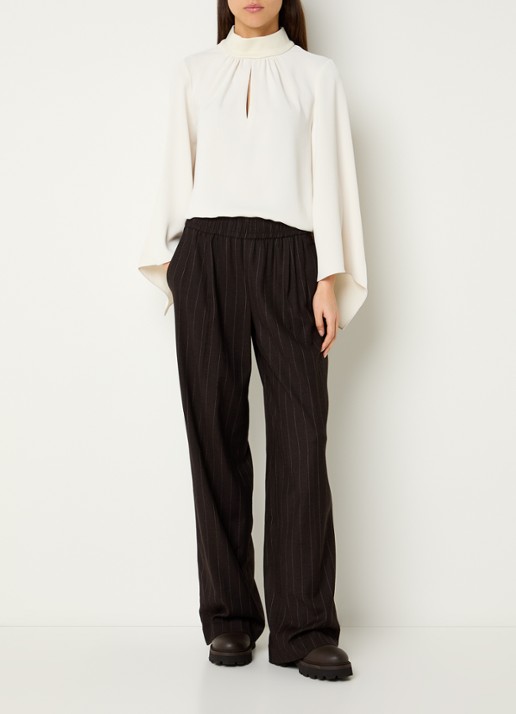 ba&sh Handrew mid waist straight fit broek in wolblend met krijtstreep - voorkant 4 donkerbruin