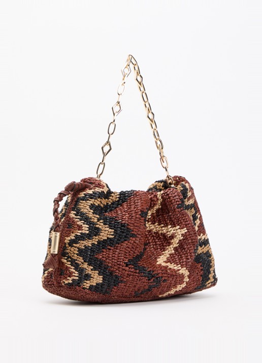 ba&sh Tribal June schoudertas van raffia met print - achterkant 2 roodbruin