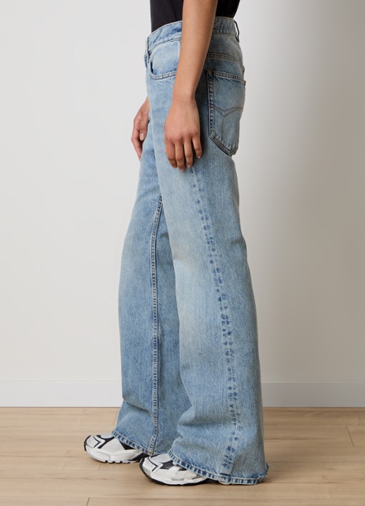 Balenciaga High waist flared jeans met lichte wassing - detail 5 indigo