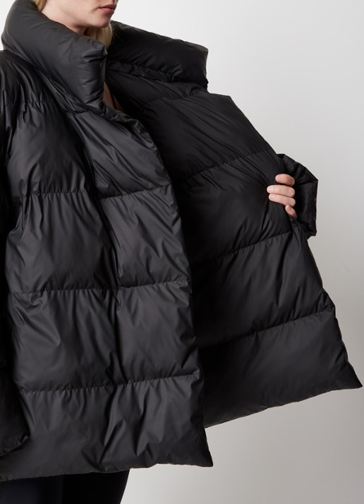 Balenciaga  Oversized puffer jack met opbergbare capuchon en logoborduring - detail 5 zwart