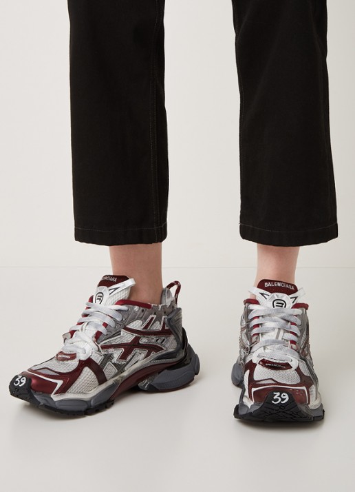 Balenciaga Runner sneaker met mesh details - voorkant 2 bordeauxrood