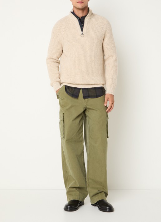 Barbour Essentials grofgebreide trui in wolblend - voorkant 4 beige