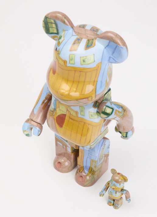 Bearbrick Bearbrick 100% & 400% Van Gogh Museum set van 2 - voorkant 2 oudroze