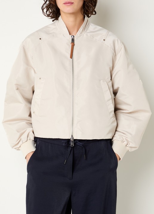 Beaumont Danique bomberjack met steekzakken en glanzende finish - detail 2 beige