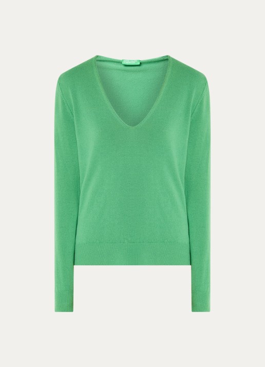 Benetton Fijngebreide pullover van scheerwol met V-hals - voorkant 2 groen