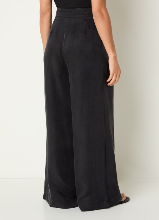 Benetton High waist wide fit pantalon met glanzende finish - achterkant zwart