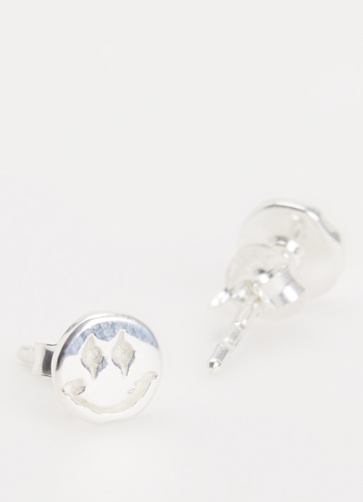 Bibi Camille Smiley oorknopjes van zilver - detail 2 zilver
