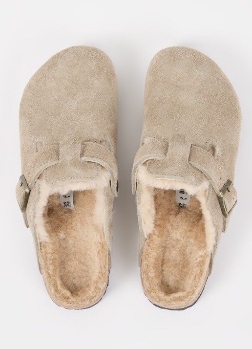 Birkenstock Boston clog van suède met lamswol - detail 4 taupe