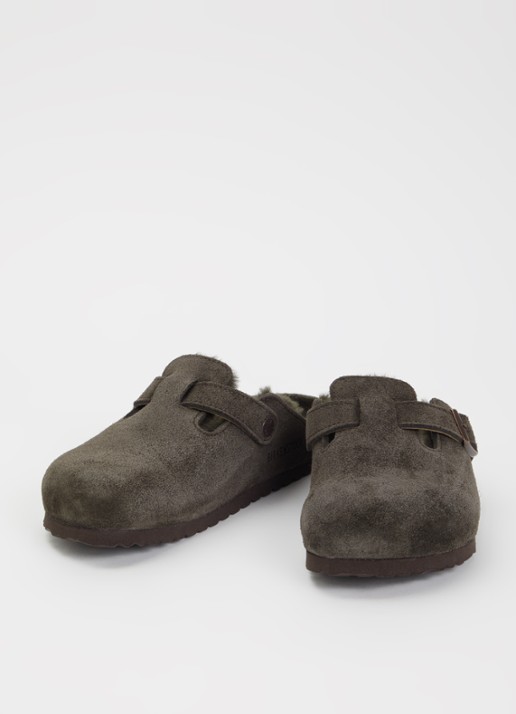 Birkenstock Boston clog van suède - detail hazelnootbruin