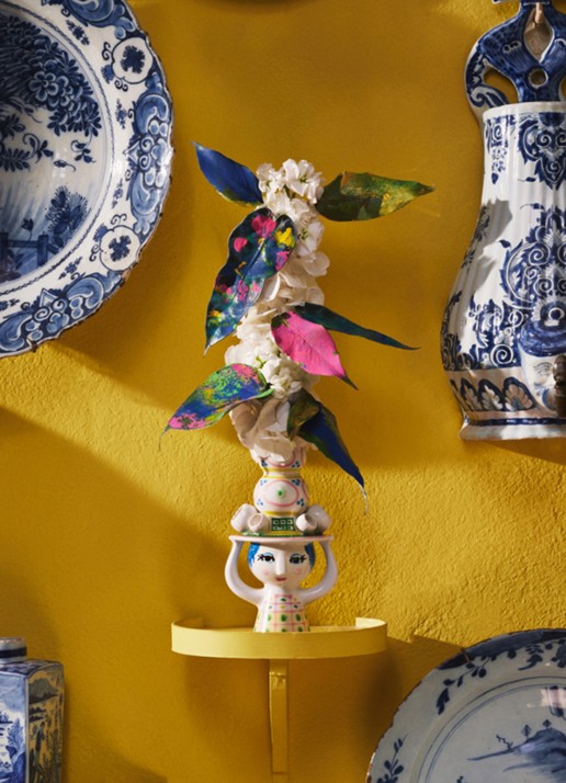 Bjørn Wiinblad Dame met hoed kandelaar 16 cm  - detail 2 geel