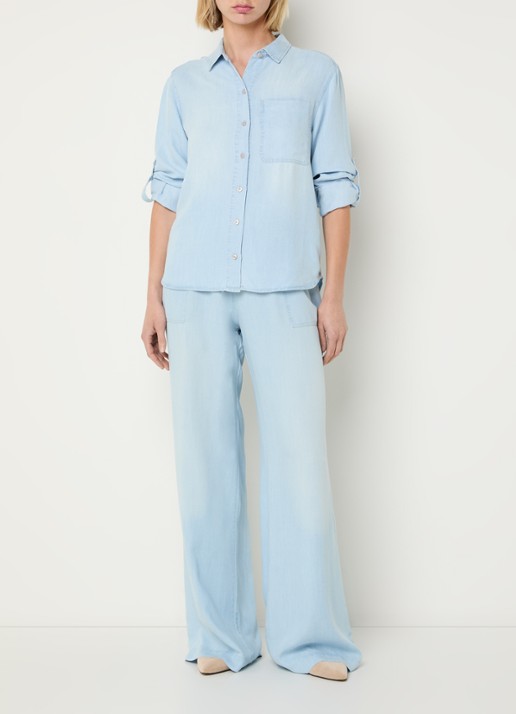BLLMR Bodi blouse met borstzak - voorkant 4 lichtblauw