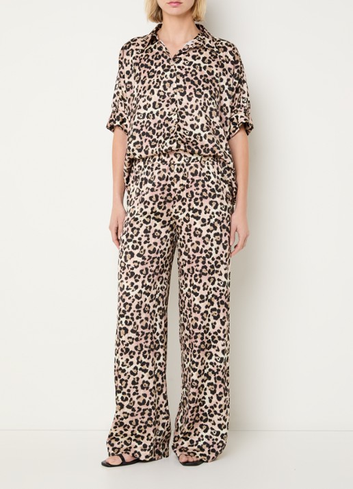 BLLMR Marina blouse met panterprint - voorkant 2 lichtbruin