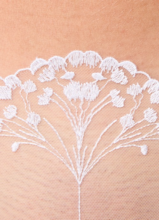 Bluebella Marisa string met borduring  - detail 3 wit
