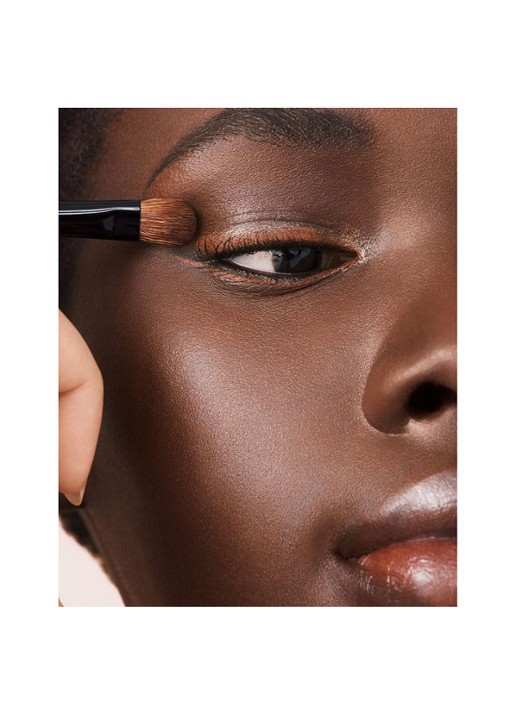 Bobbi Brown Eye Shadow Brush - detail 4 undefined