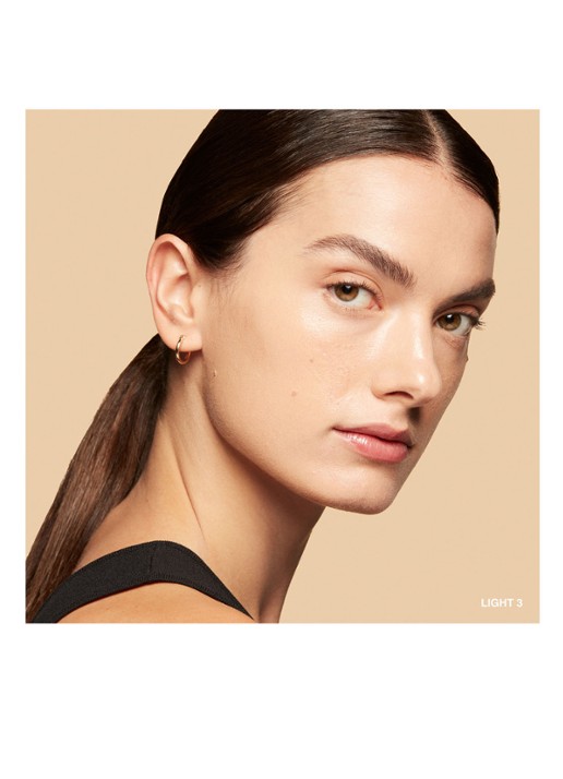 Bobbi Brown Vitamin Skin Tint SPF 15 - getinte dagcréme - detail 6 light 3