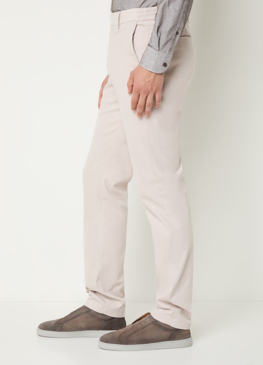Boggi Milano Slim fit chino met steekzakken - detail 3 zand