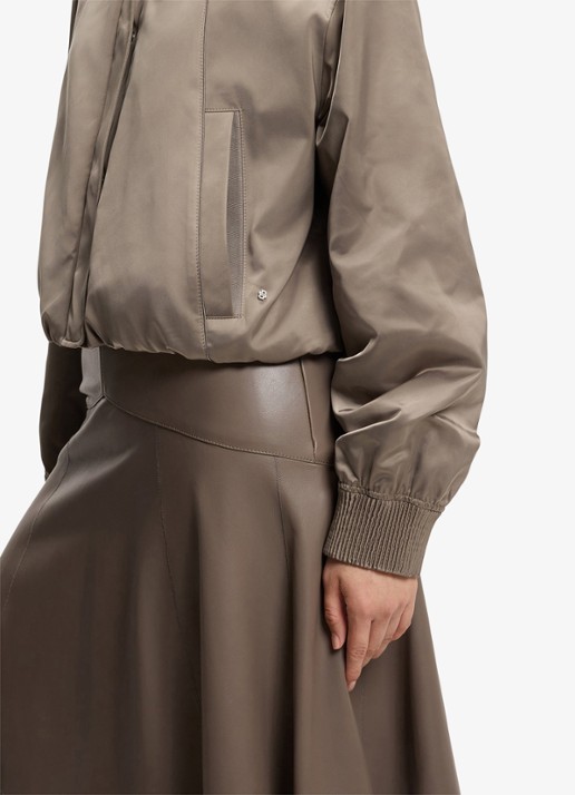 BOSS Bomber jack met steekzakken en glanzende finish - detail 2 brown overflow-915 / bruin
