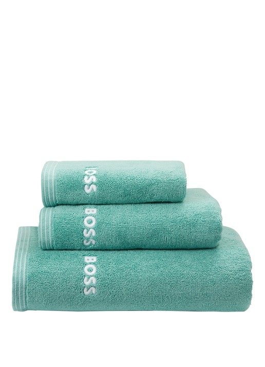 BOSS Edge badhanddoek 50 x 100 cm - achterkant 3 zeegroen