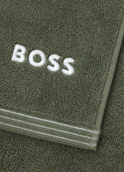 BOSS Edge badhanddoek - 70 x 140 cm - achterkant 2 mosgroen