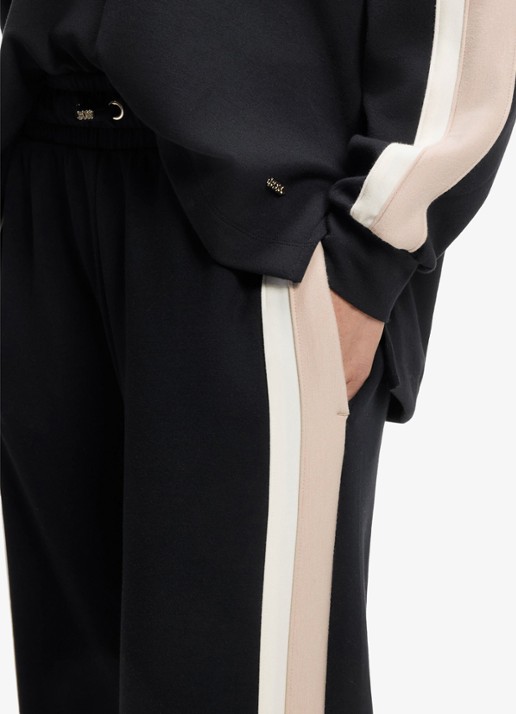 BOSS High waist wide fit joggingbroek met gestreept detail - detail 2 zwart