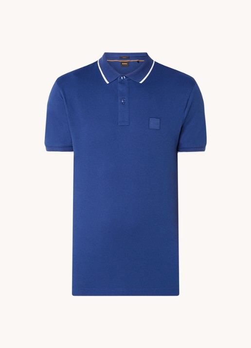 BOSS Passertip slim fit polo van piqué katoen met logo - voorkant royalblauw