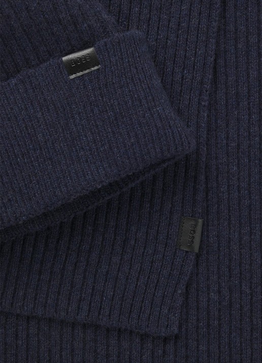 BOSS Ribgebreide muts en sjaal 180 x 30 cm met logo - detail donkerblauw