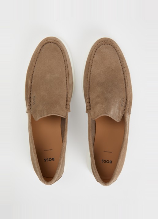 BOSS Sienne loafer van suède - detail 2 lichtbruin
