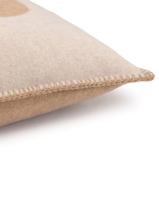 BOSS Signature sierkussenhoes in wolblend 45 x 45 cm - detail 2 beige
