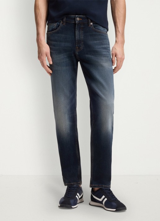 BOSS Straight fit jeans met donkere wassing