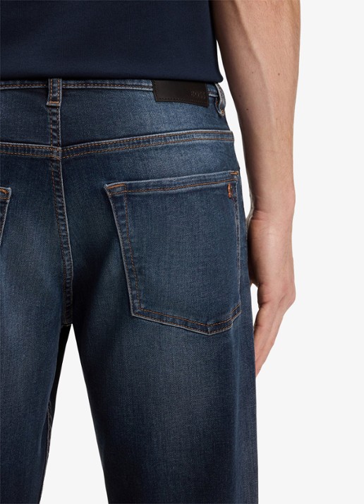 BOSS Straight fit jeans met donkere wassing - detail 4 donkerblauw