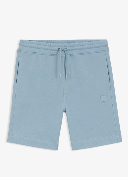 BOSS Straight fit korte broek van sweatstof met logopatch - voorkant 4 light/pastel blue-458 / blauw