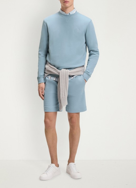 BOSS Straight fit korte broek van sweatstof met logopatch - voorkant 5 light/pastel blue-458 / blauw