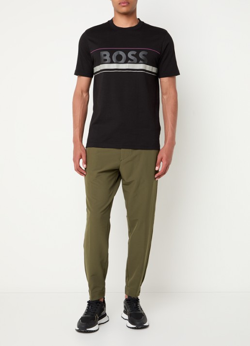 BOSS T_Flex tapered fit joggingbroek met steekzakken - voorkant 3 legergroen