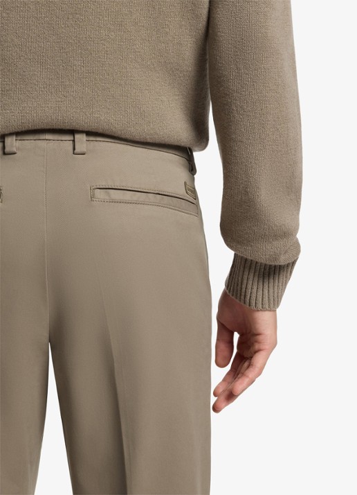 BOSS Tapered fit chino in katoenblend - detail 5 khaki