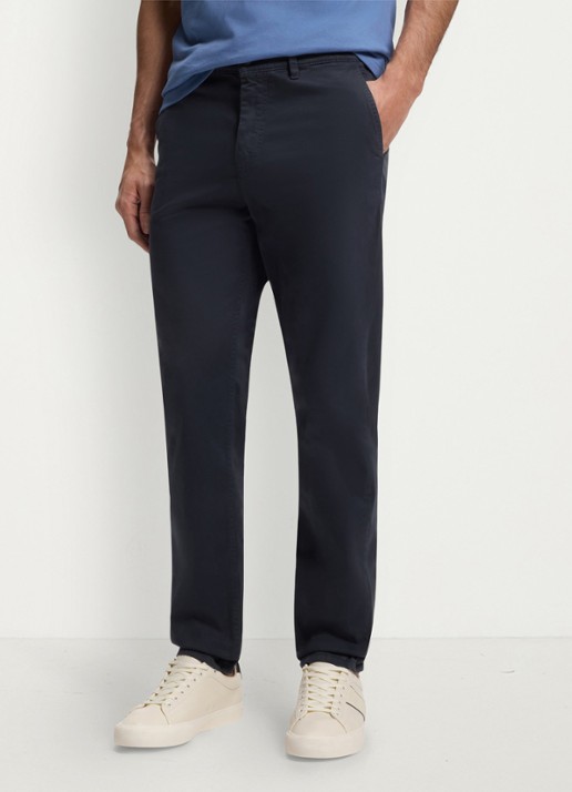 BOSS Tapered fit chino met steekzakken