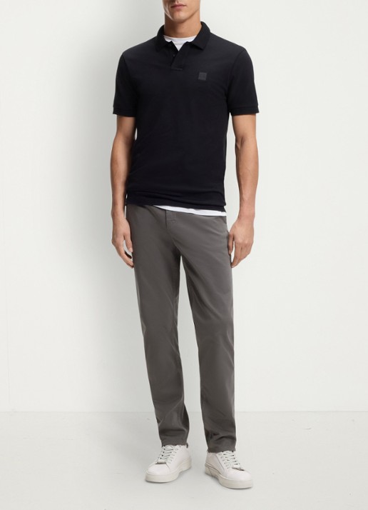 BOSS Tapered fit chino met steekzakken - voorkant 6 grijs